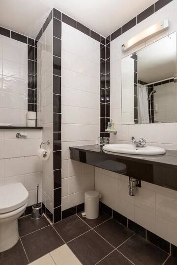 Фото номера Классический семейный номер Отель Hotel Ceann Sibeal г. Дингл 5