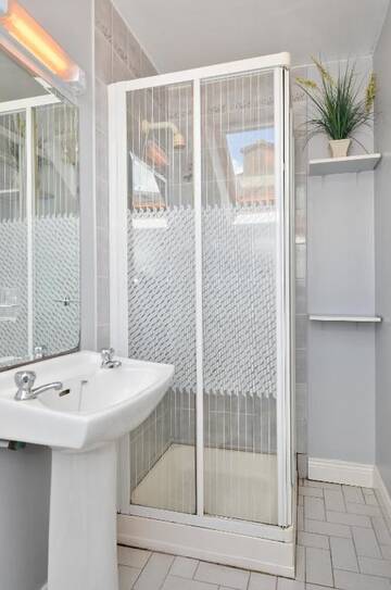 Фото номера Трехместный номер Отели типа «постель и завтрак» The Quayside B&amp;B г. Дингл 9