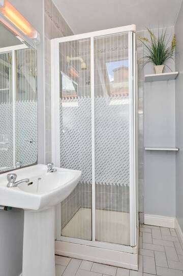 Фото номера Трехместный номер Отели типа «постель и завтрак» The Quayside B&amp;B г. Дингл 4
