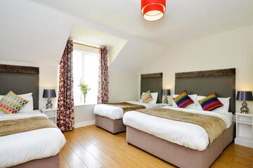 Фото номера Семейный номер Отели типа «постель и завтрак» Dingle Harbour Lodge B&amp;B г. Дингл 4